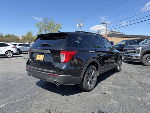 Certified 2021 Ford Explorer XLT w/ Equipment Group 202A AWD/4WD image 8