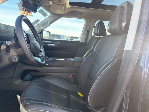 Used 2025 INFINITI QX80 Sensory image 5
