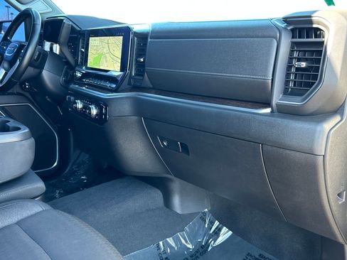 Used 2023 GMC Sierra 1500 SLE image 8