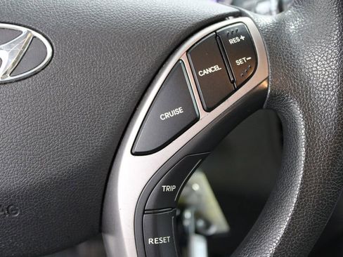 Used 2013 Hyundai Elantra GLS image 18