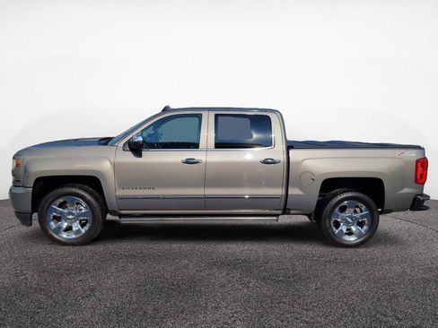 Used 2017 Chevrolet Silverado 1500 LTZ Z71 w/ LTZ Plus Package AWD/4WD image 4