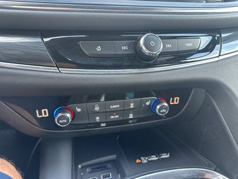 Used 2023 Buick Enclave Essence FWD image 17