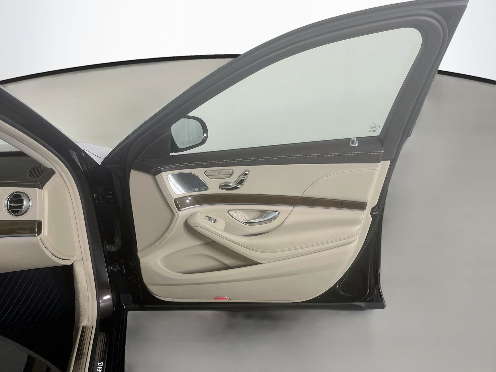 Used 2016 Mercedes-Benz S 550 Sedan image 34