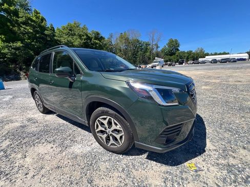 Used 2022 Subaru Forester Premium w/ Popular Package #1 AWD/4WD image 3