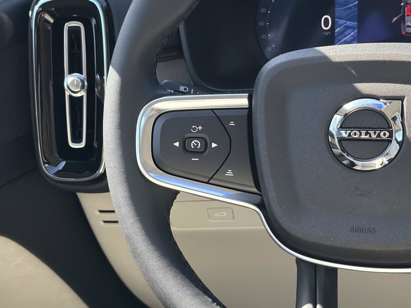 New 2026 Volvo XC40 B5 Plus w/ Protection Package Premier AWD/4WD image 8