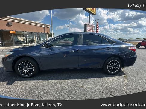 Used 2016 Toyota Camry LE w/ Moonroof Package FWD image 2