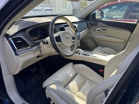 Used 2023 Volvo XC90 B6 Ultimate w/ Protection Package Premier image 5
