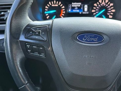 Used 2019 Ford Explorer XLT image 21