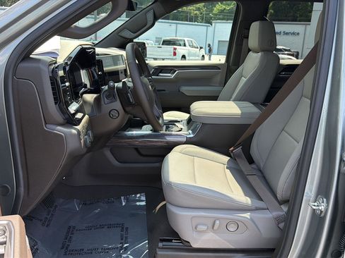 New 2026 Chevrolet Silverado 1500 LTZ w/ LTZ Premium Package AWD/4WD image 10