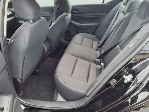 Used 2025 Nissan Altima 2.5 SV FWD image 23