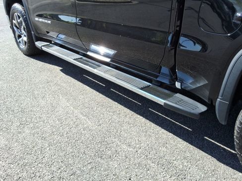 Certified 2022 GMC Sierra 1500 SLT w/ SLT Premium Plus Package image 12