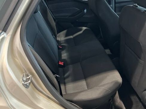 Used 2018 Ford Focus SE FWD image 14
