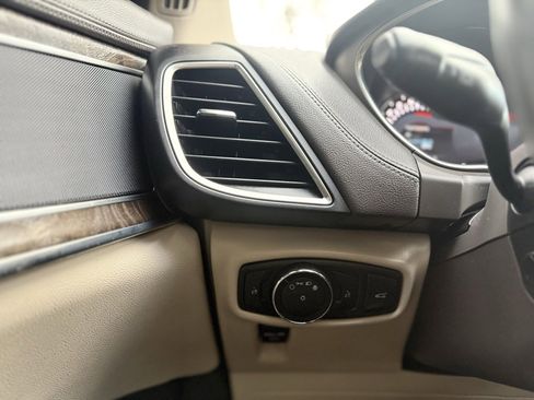 Used 2018 Lincoln MKX Reserve w/ Driver Assistance Package image 30