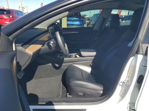 Used 2022 Tesla Model 3 Performance image 15