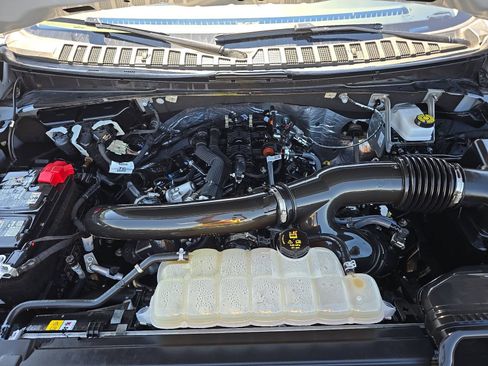 Used 2025 Ford Expedition Active AWD/4WD image 6