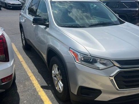 Used 2019 Chevrolet Traverse LS FWD image 3