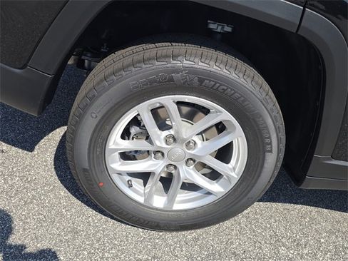 New 2025 Jeep Grand Cherokee Laredo X w/ Luxury Tech Group I image 7