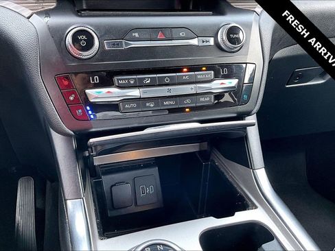Used 2020 Ford Explorer Limited AWD/4WD image 15