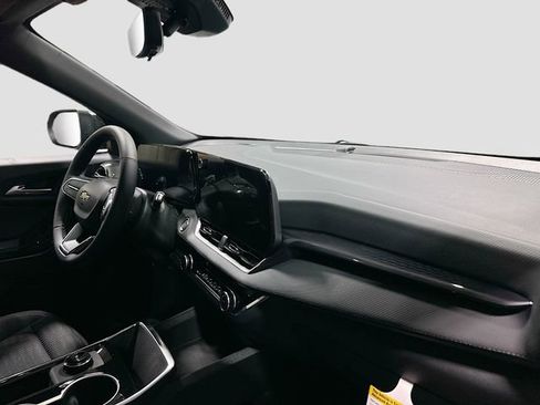 New 2026 Chevrolet Equinox LT w/ Safety and Technology Package FWD image 32