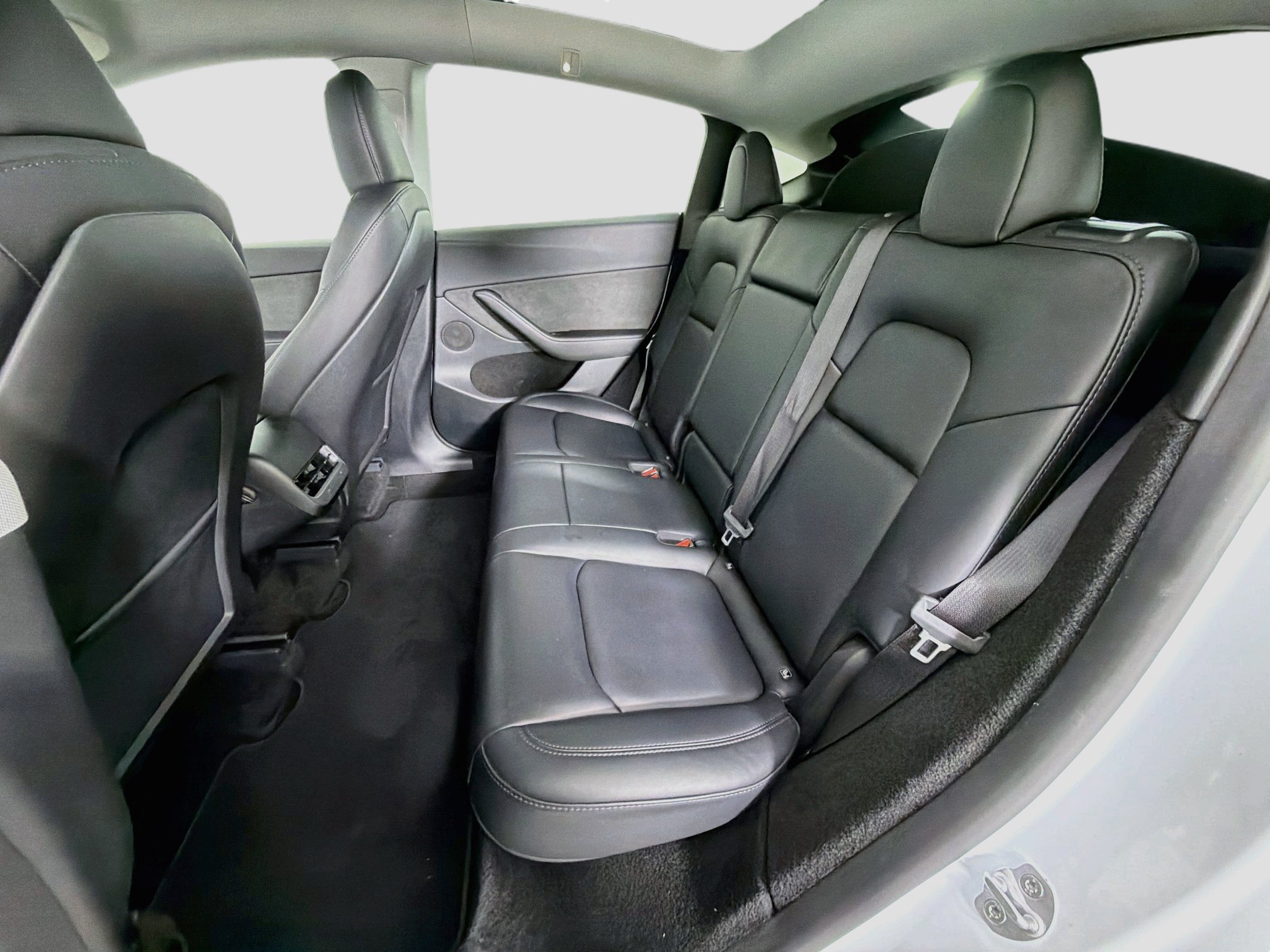 Used 2024 Tesla Model Y Long Range AWD/4WD image 28
