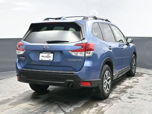 Used 2020 Subaru Forester Premium image 6