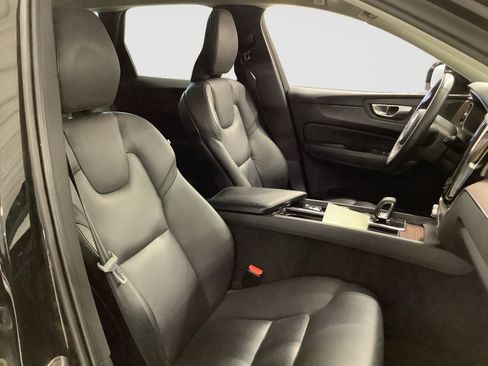 Used 2024 Volvo XC60 B5 Plus w/ Protection Package Premier AWD/4WD image 18