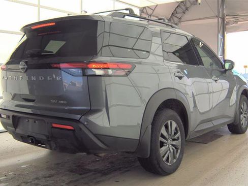 Used 2023 Nissan Pathfinder SV w/ SV Premium Package image 12