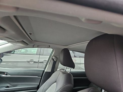 Used 2018 Toyota Camry LE w/ Moonroof Package FWD image 8