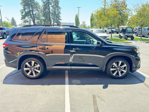 Used 2023 Honda Pilot Touring image 6