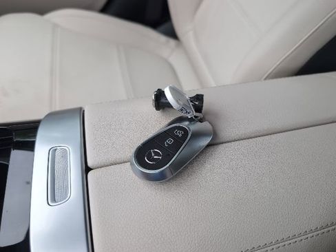 Used 2025 Mercedes-Benz C 300 4MATIC Sedan image 30