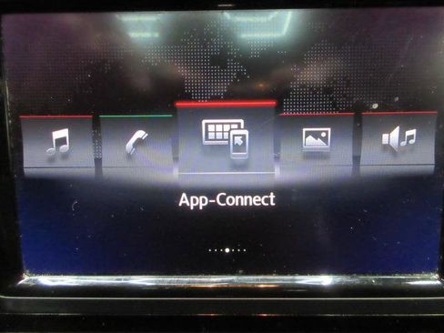 Used 2017 Volkswagen Jetta SE image 18