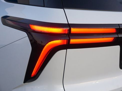 New 2026 Chevrolet Traverse LT w/ Sun and Wheel Package image 34