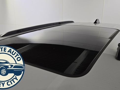 Used 2022 Jeep Grand Cherokee Limited 4xe image 9