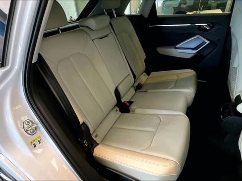 Used 2021 Audi Q3 2.0T Premium Plus w/ Premium Plus Package image 19