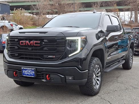 Used 2023 GMC Sierra 1500 AT4 w/ AT4 Premium Package image 4