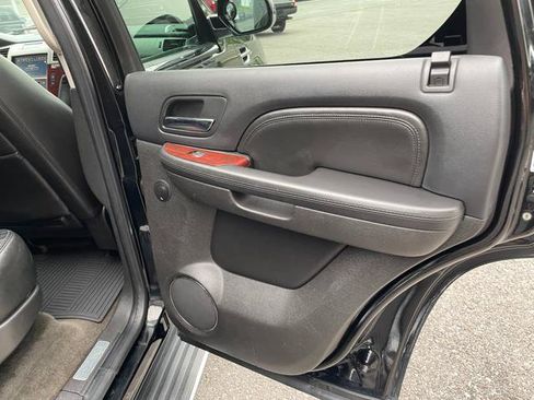 Used 2008 Cadillac Escalade AWD image 26