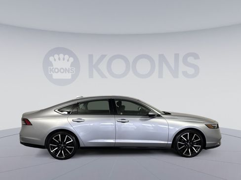Used 2024 Honda Accord Touring image 8