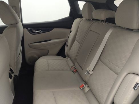 Used 2020 Nissan Rogue Sport SV FWD image 18