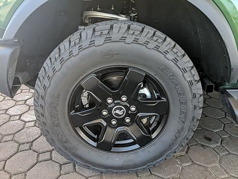 Used 2025 Ford Bronco Outer Banks image 10