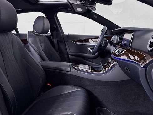 Certified 2022 Mercedes-Benz E 350 Sedan image 8