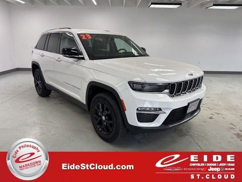 Used 2023 Jeep Grand Cherokee Limited AWD/4WD image 1