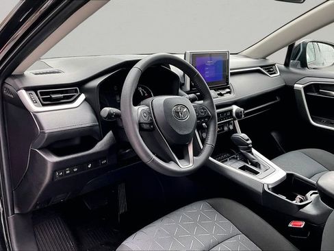 Certified 2025 Toyota RAV4 XLE w/ Convenience Package FWD image 19