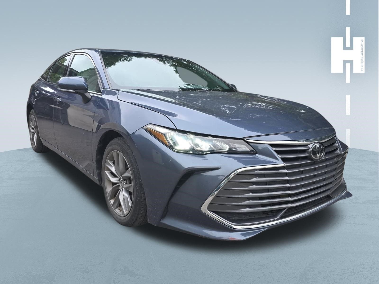 Used 2019 Toyota Avalon XLE w/ Moonroof Package FWD image 1