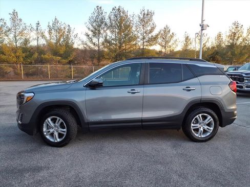 Used 2021 GMC Terrain SLE w/ Driver Convenience Package image 13