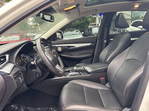 Used 2019 INFINITI QX50 Essential w/ Premium Heat Package AWD/4WD image 9