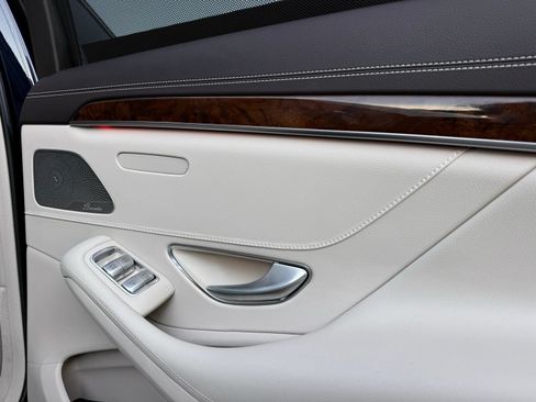 Used 2017 Mercedes-Benz S 550 4MATIC Sedan image 36
