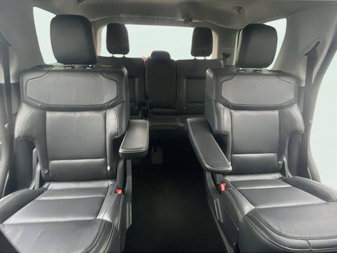 Certified 2025 Ford Expedition Platinum AWD/4WD image 19