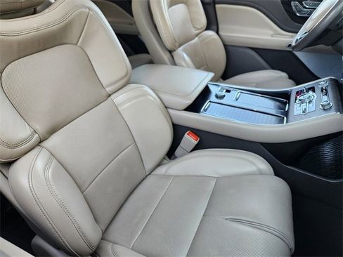 Used 2020 Lincoln Aviator Reserve w/ Equipment Group 202A image 10