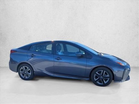 Used 2021 Toyota Prius XLE image 4