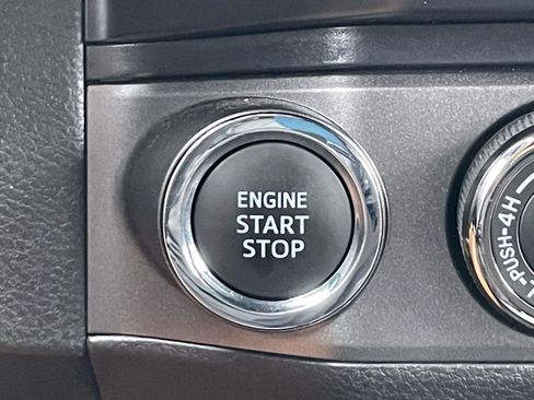 Used 2019 Toyota Tacoma TRD Sport AWD/4WD image 24